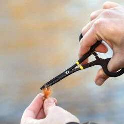 Loon Outdoors LOON ROGUE FORCEPS W/ COMFY GRIP -Aero Fly Tackle Rogue Forceps alt 4 1000x a42a7a77 7f52 408a 820d 59b8bd10ec4c